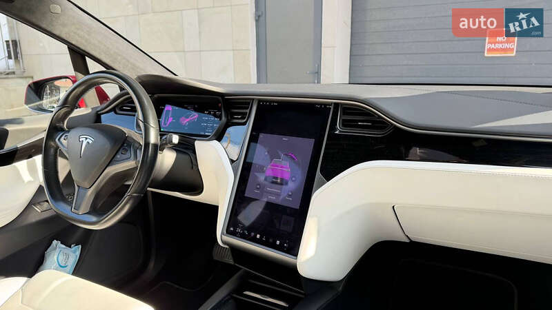 Позашляховик / Кросовер Tesla Model X 2018 в Львові