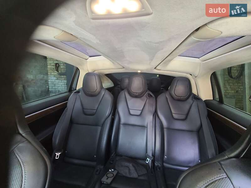 Позашляховик / Кросовер Tesla Model X 2016 в Черкасах фото 16 Позашляховик / Кросовер Tesla Model X 2016 в Черкасах