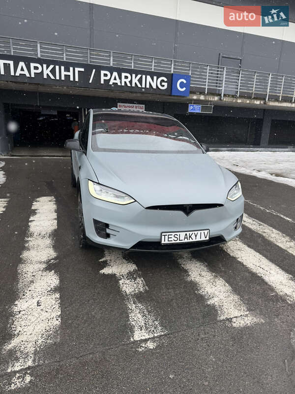Внедорожник / Кроссовер Tesla Model X 2018 в Киеве