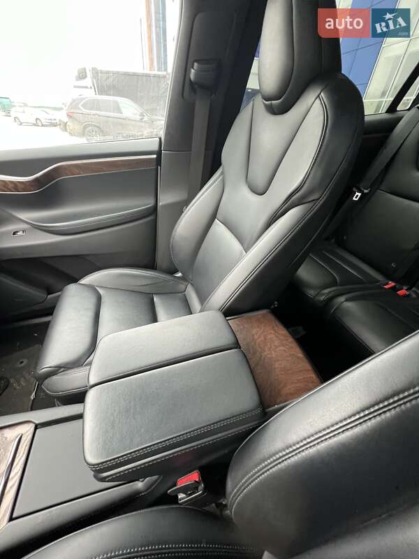 Позашляховик / Кросовер Tesla Model X 2020 в Хмельницькому