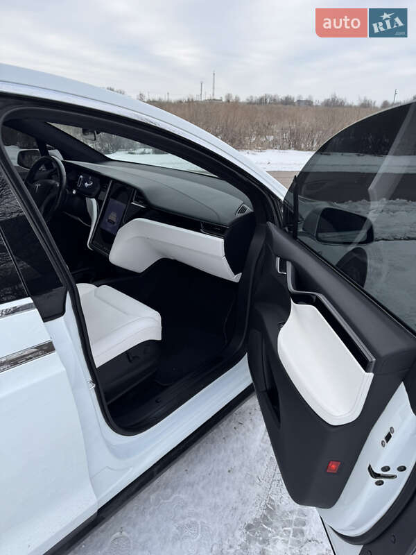 Внедорожник / Кроссовер Tesla Model X 2018 в Киеве