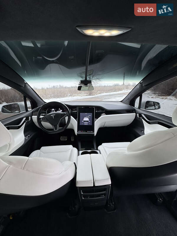 Внедорожник / Кроссовер Tesla Model X 2018 в Киеве