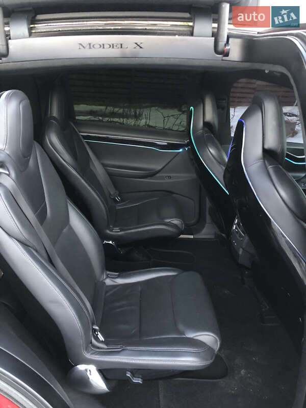 Внедорожник / Кроссовер Tesla Model X 2016 в Гостомеле