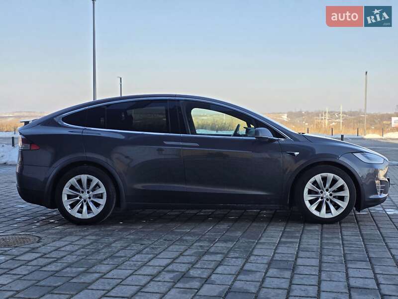 Внедорожник / Кроссовер Tesla Model X 2018 в Ровно