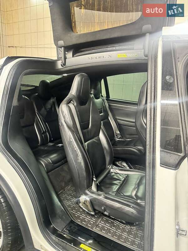 Внедорожник / Кроссовер Tesla Model X 2017 в Сарнах