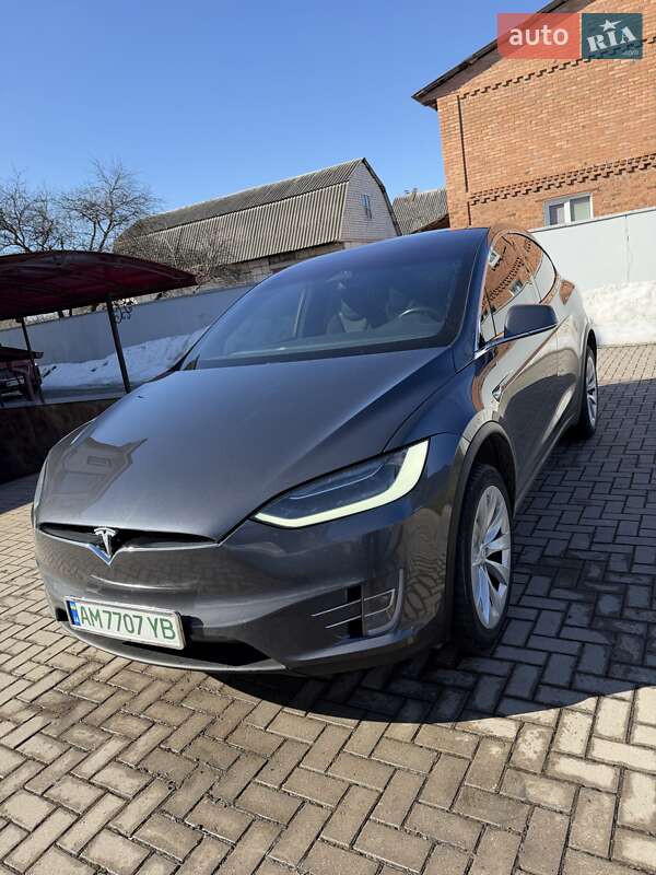 Tesla Model X 2018