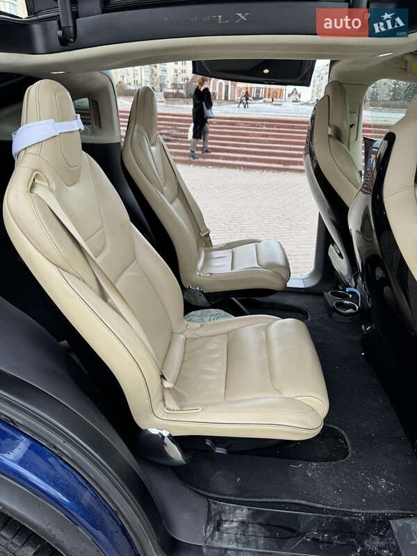 Внедорожник / Кроссовер Tesla Model X 2016 в Киеве