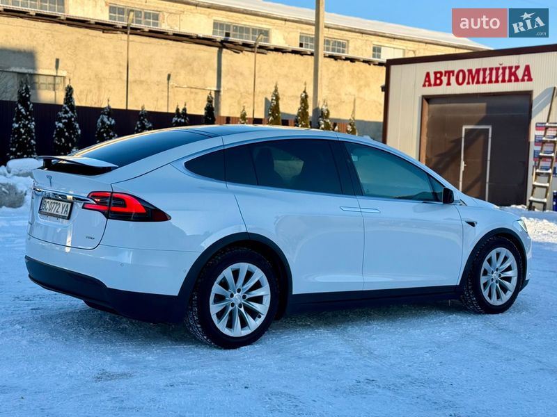 Внедорожник / Кроссовер Tesla Model X 2017 в Тернополе