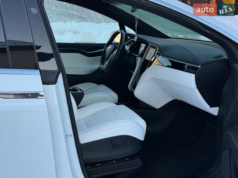 Внедорожник / Кроссовер Tesla Model X 2017 в Тернополе