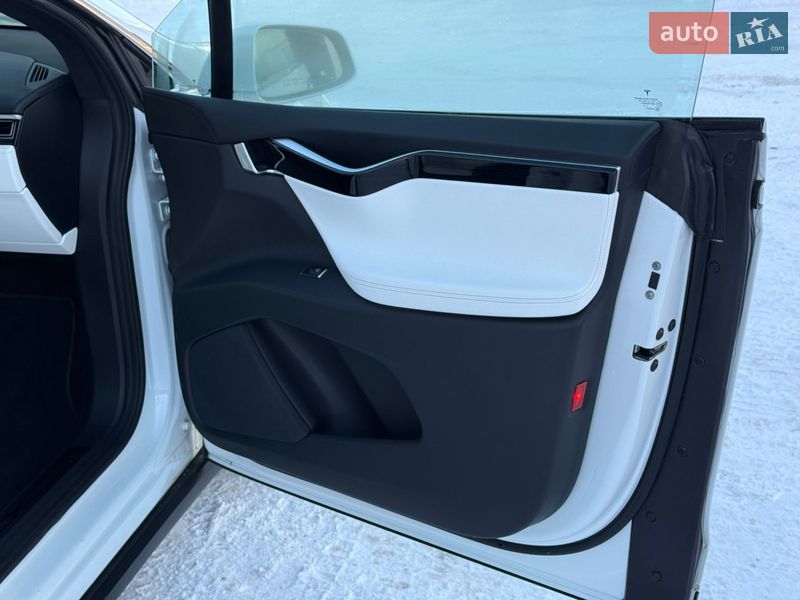 Внедорожник / Кроссовер Tesla Model X 2017 в Тернополе