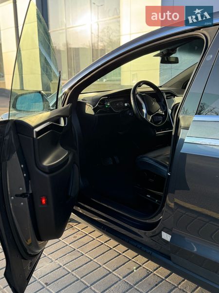 Внедорожник / Кроссовер Tesla Model X 2016 в Днепре
