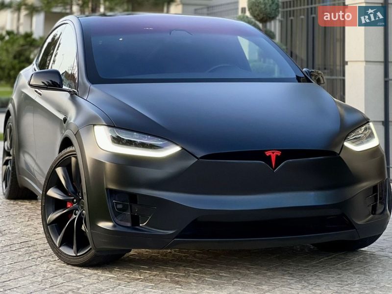 Tesla Model X 2020