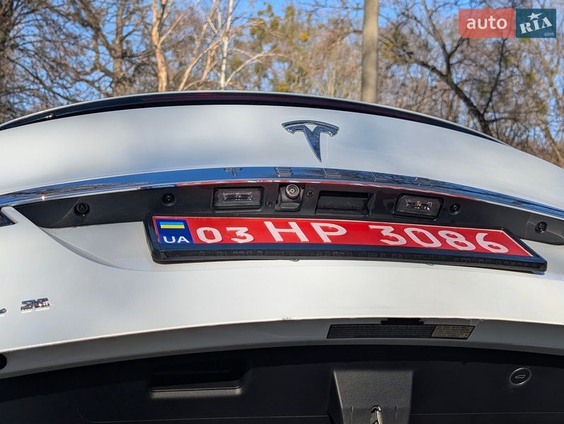 Позашляховик / Кросовер Tesla Model X 2017 в Києві
