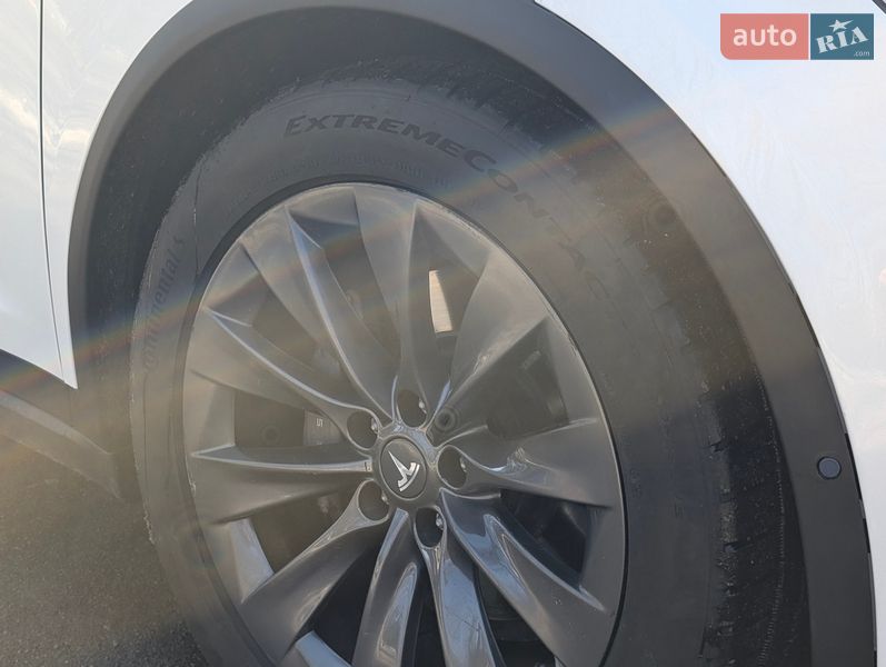 Позашляховик / Кросовер Tesla Model X 2017 в Києві
