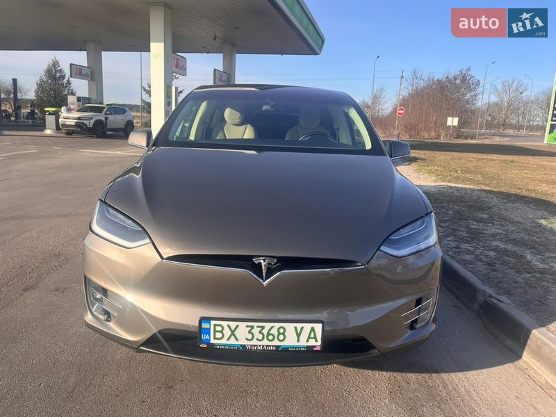 Позашляховик / Кросовер Tesla Model X 2016 в Бродах