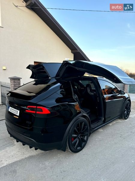 Позашляховик / Кросовер Tesla Model X 2018 в Івано-Франківську