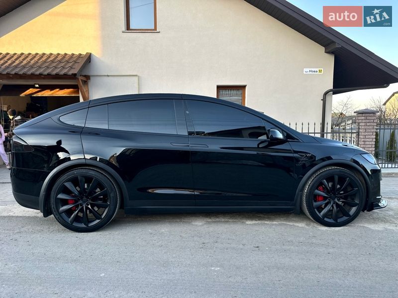 Позашляховик / Кросовер Tesla Model X 2018 в Івано-Франківську