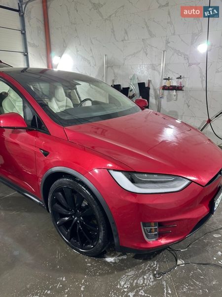 Позашляховик / Кросовер Tesla Model X 2019 в Києві