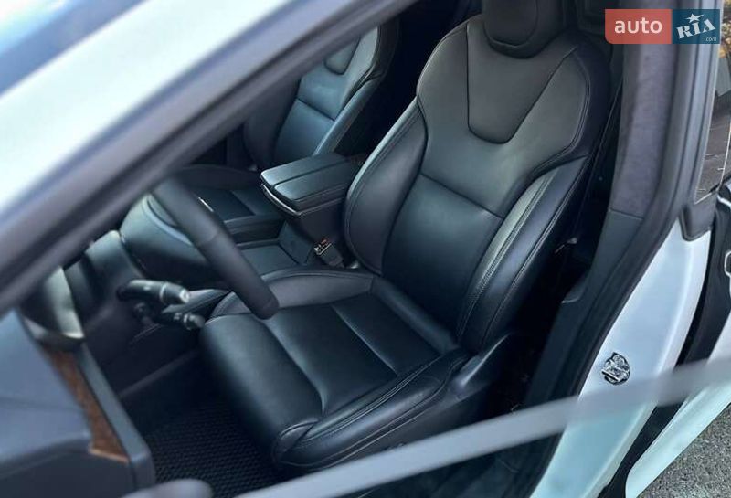 Позашляховик / Кросовер Tesla Model X 2020 в Львові