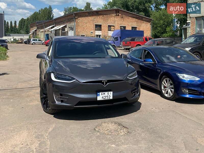 Внедорожник / Кроссовер Tesla Model X 2016 в Белой Церкви