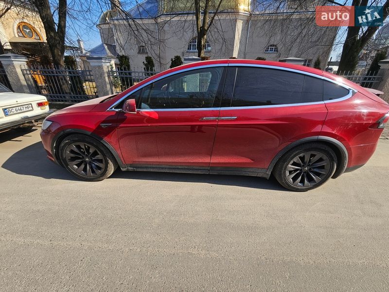 Позашляховик / Кросовер Tesla Model X 2016 в Львові