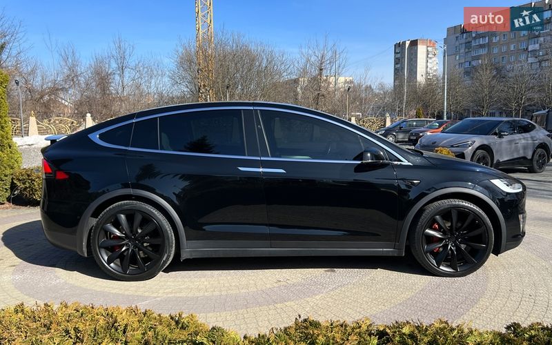 Позашляховик / Кросовер Tesla Model X 2019 в Львові