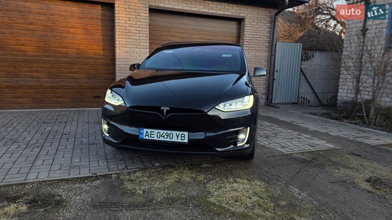 Внедорожник / Кроссовер Tesla Model X 2017 в Кривом Роге