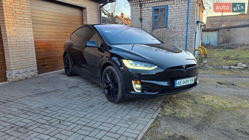 Внедорожник / Кроссовер Tesla Model X 2017 в Кривом Роге