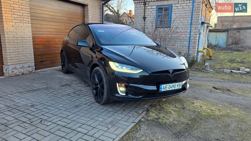 Позашляховик / Кросовер Tesla Model X 2017 в Кривому Розі