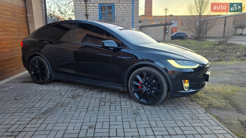Внедорожник / Кроссовер Tesla Model X 2017 в Кривом Роге