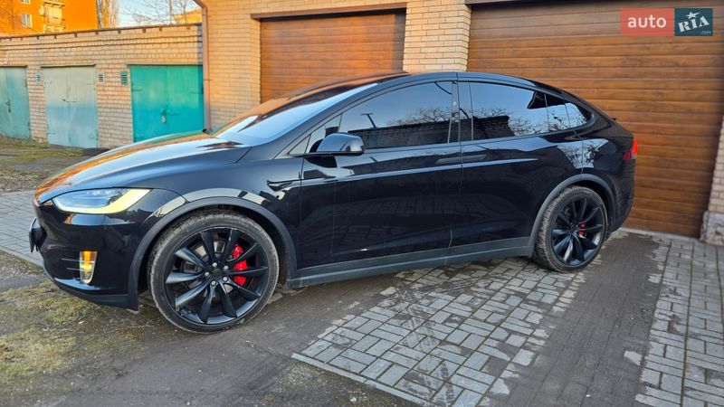 Внедорожник / Кроссовер Tesla Model X 2017 в Кривом Роге
