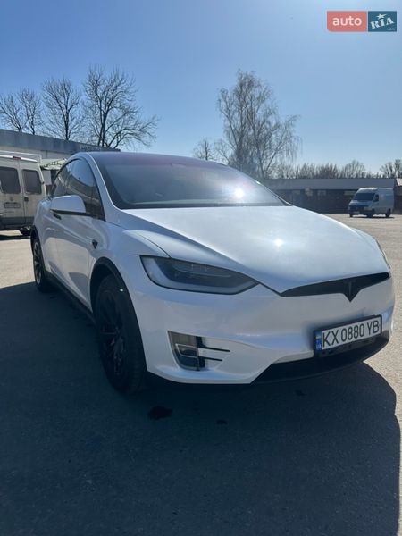 Внедорожник / Кроссовер Tesla Model X 2018 в Валках
