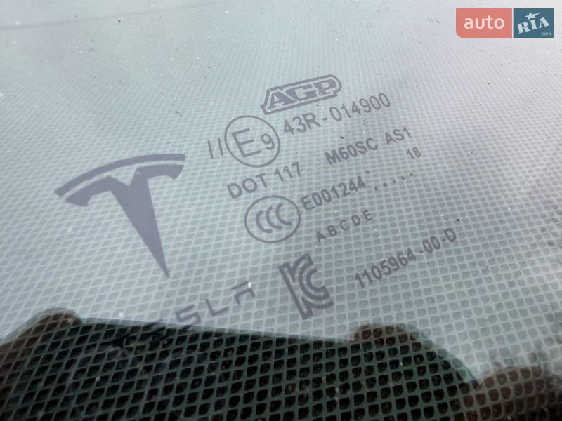 Внедорожник / Кроссовер Tesla Model X 2018 в Валках