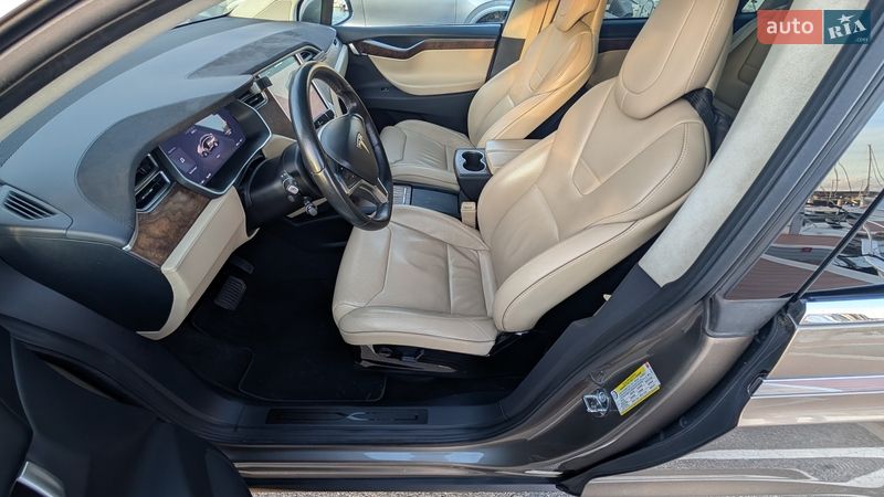 Внедорожник / Кроссовер Tesla Model X 2016 в Днепре