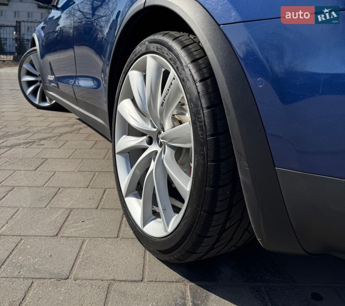 Внедорожник / Кроссовер Tesla Model X 2018 в Горишних Плавнях