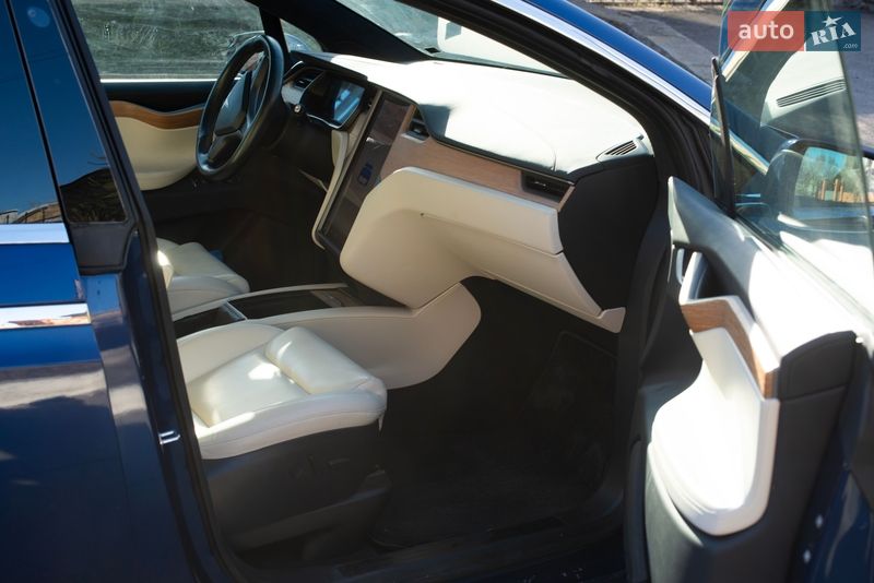 Позашляховик / Кросовер Tesla Model X 2020 в Дніпрі