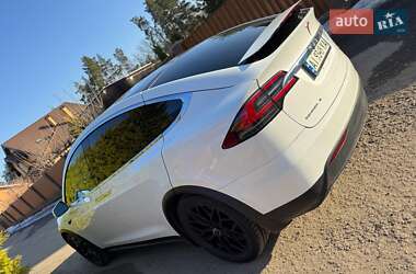 Внедорожник / Кроссовер Tesla Model X 2019 в Киеве