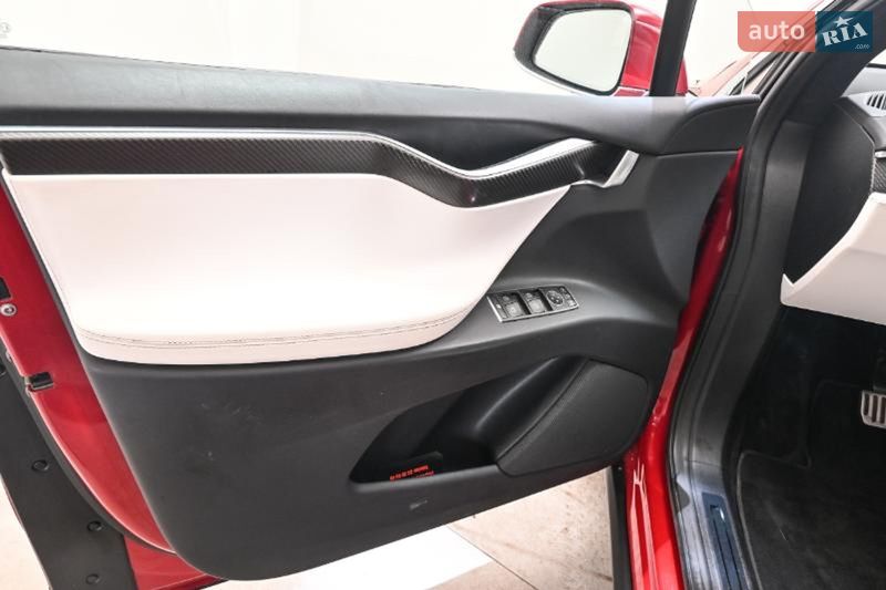 Внедорожник / Кроссовер Tesla Model X 2017 в Тернополе