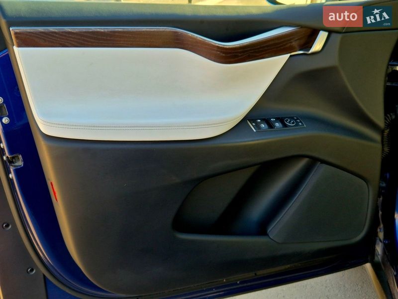 Внедорожник / Кроссовер Tesla Model X 2016 в Харькове