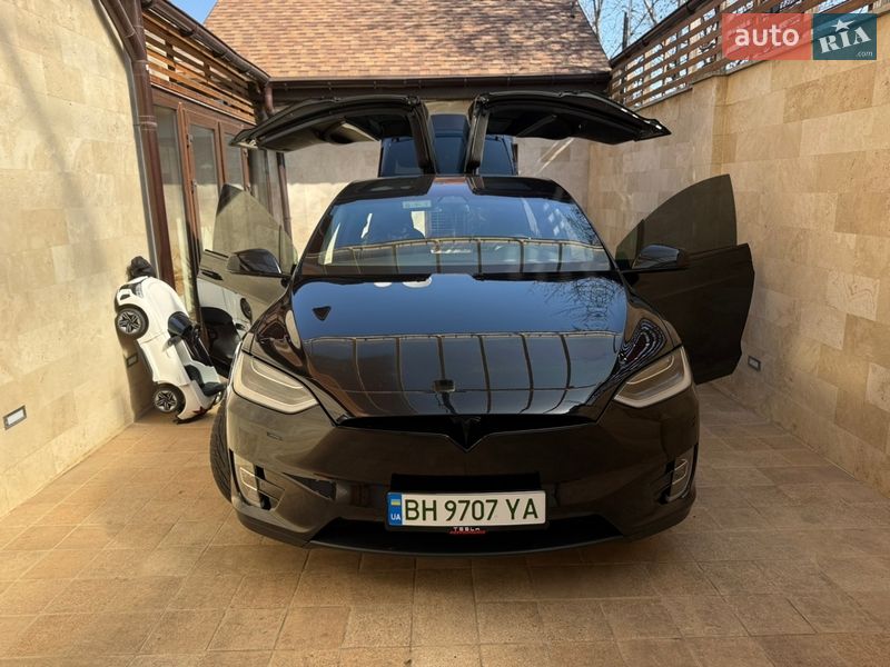 Внедорожник / Кроссовер Tesla Model X 2018 в Одессе
