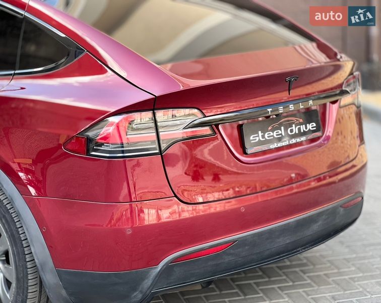 Внедорожник / Кроссовер Tesla Model X 2016 в Николаеве