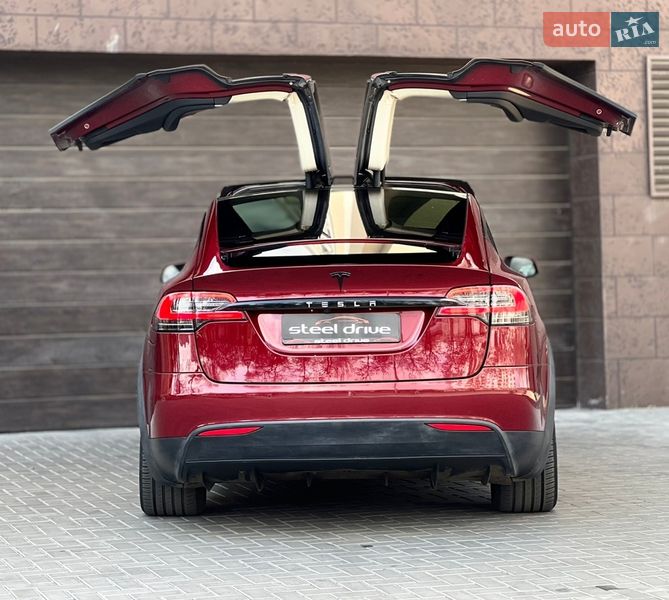Внедорожник / Кроссовер Tesla Model X 2016 в Николаеве