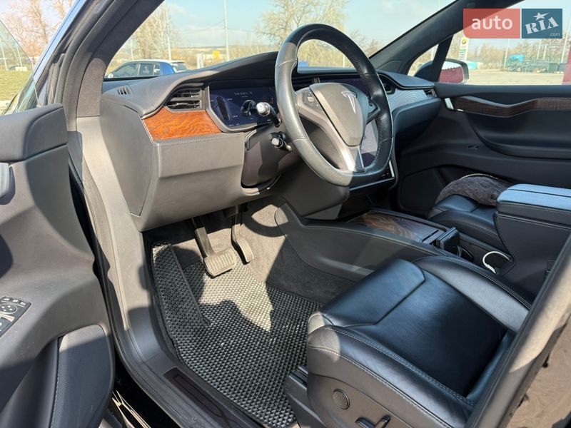 Позашляховик / Кросовер Tesla Model X 2019 в Києві