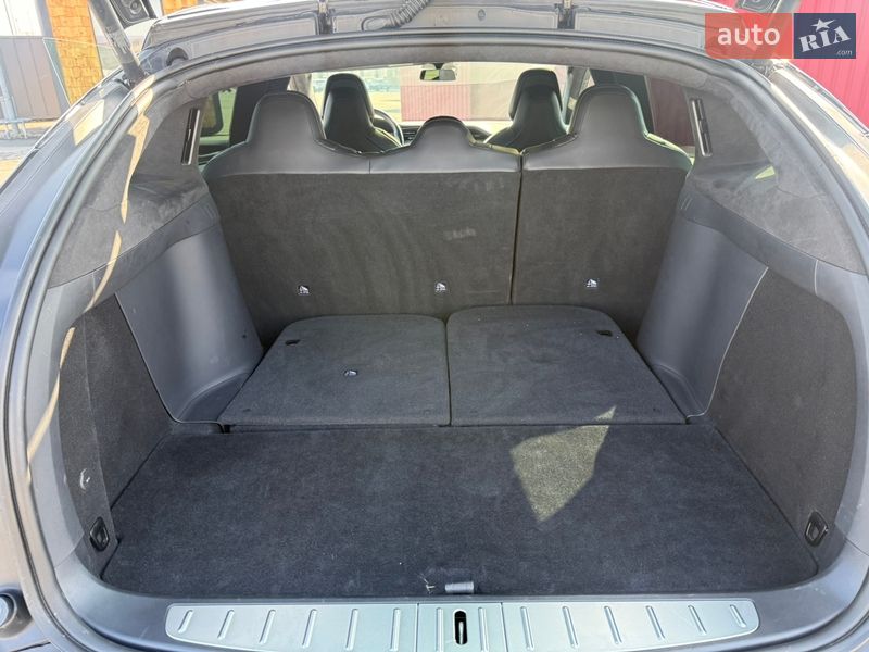 Позашляховик / Кросовер Tesla Model X 2019 в Києві