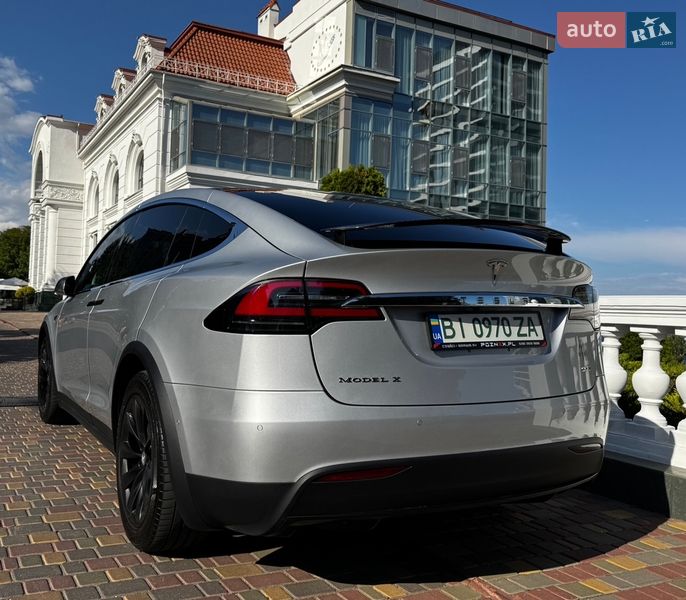 Позашляховик / Кросовер Tesla Model X 2016 в Одесі