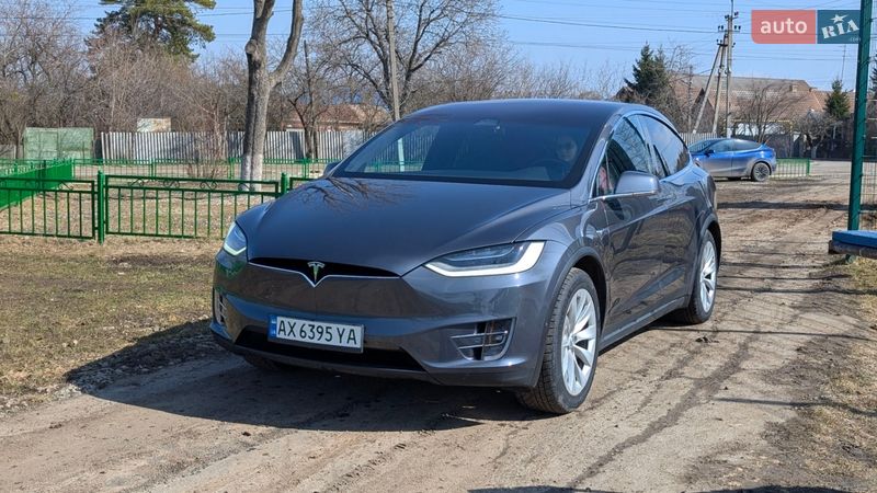 Tesla Model X 2020