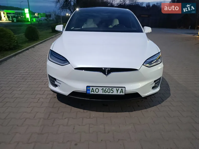 Tesla Model X 2017
