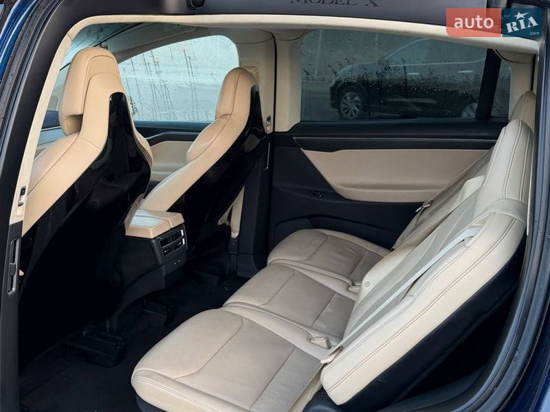 Внедорожник / Кроссовер Tesla Model X 2016 в Киеве