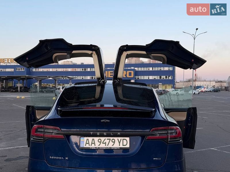 Внедорожник / Кроссовер Tesla Model X 2016 в Киеве