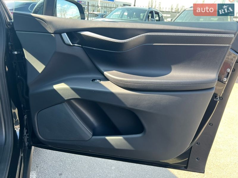 Позашляховик / Кросовер Tesla Model X 2018 в Києві